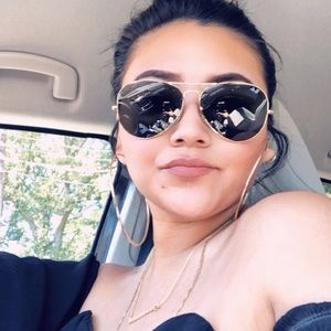 Meet your Posher, Francesca